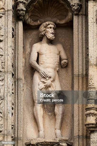 Adam En Stone Foto de stock y más banco de imágenes de Hoja de la vid - Hoja de la vid, Adán - Personaje bíblico, Escultura