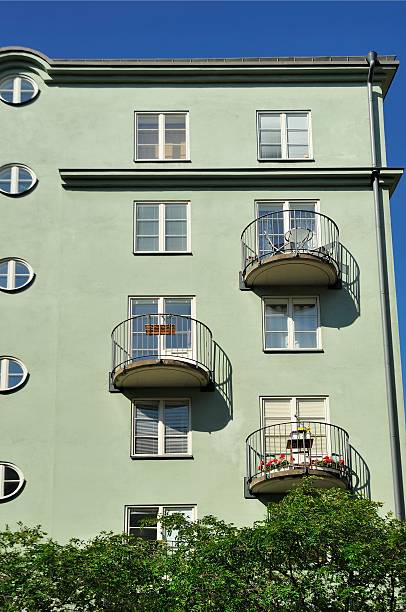 windows e gradis - plattenbau homes architectural detail architecture and buildings imagens e fotografias de stock