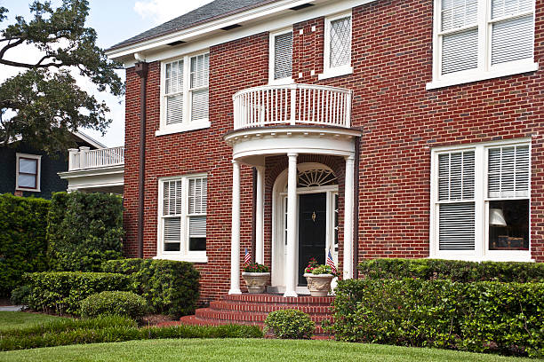 istock Traditional American Home 184833948