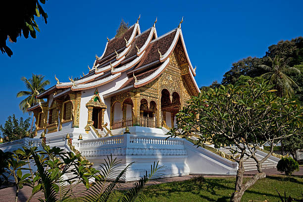 120+ Wat Mai Suwannaphumaham Fotografías de stock, fotos e imágenes libres  de derechos - iStock