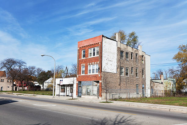 istock Empty Victorian shop building in West Englewood, Chicago 184837067