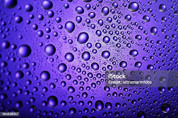 Fundo De Gotas De Água - Fotografias de stock e mais imagens de Azul - Azul, Bebida, Bebida Alcoólica