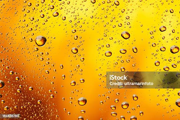 Foto de Gotas De Água De Fundo e mais fotos de stock de Cerveja - Cerveja, Bolha - Estrutura física, Plano de Fundo