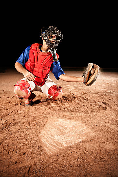 jogador de beisebol (catcher) em casa da placa - baseball diamond flash imagens e fotografias de stock
