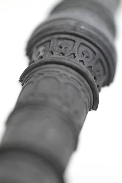 gothic seção transversal - column ionic capital isolated - fotografias e filmes do acervo