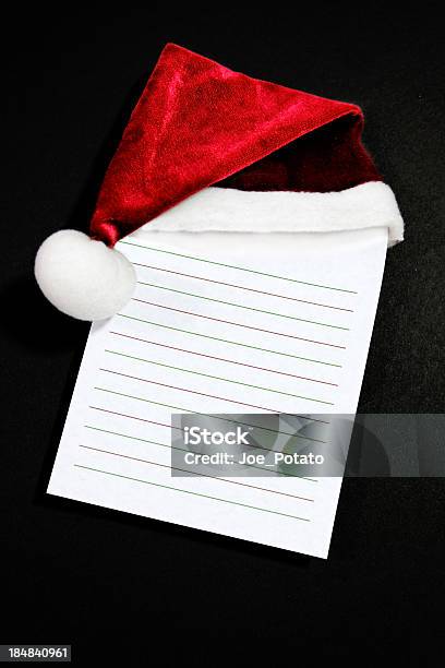 Santa Hat Uwaga - zdjęcia stockowe i więcej obrazów Bez ludzi - Bez ludzi, Biały, Boże Narodzenie