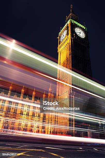 Foto de Big Ben Noite De Trilhas e mais fotos de stock de Casas do Parlamento - Cidade de Westminster - Casas do Parlamento - Cidade de Westminster, Arquitetura, Atividade