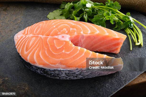 Salmon Steak Stockfoto und mehr Bilder von Fische und Meeresfrüchte - Fische und Meeresfrüchte, Fotografie, Gesunde Ernährung