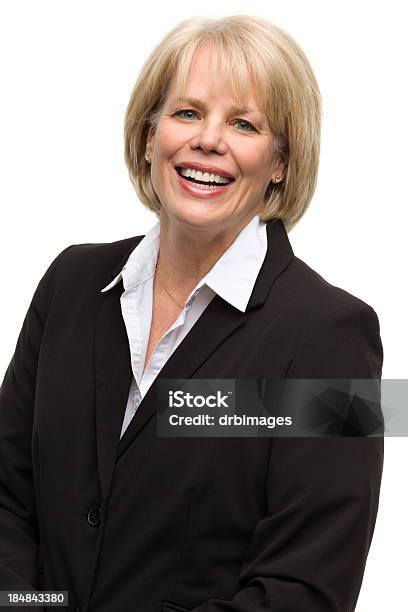 Retrato De Mulher Madura Sorridente - Fotografias de stock e mais imagens de 50 Anos - 50 Anos, 55-59 anos, Adulto