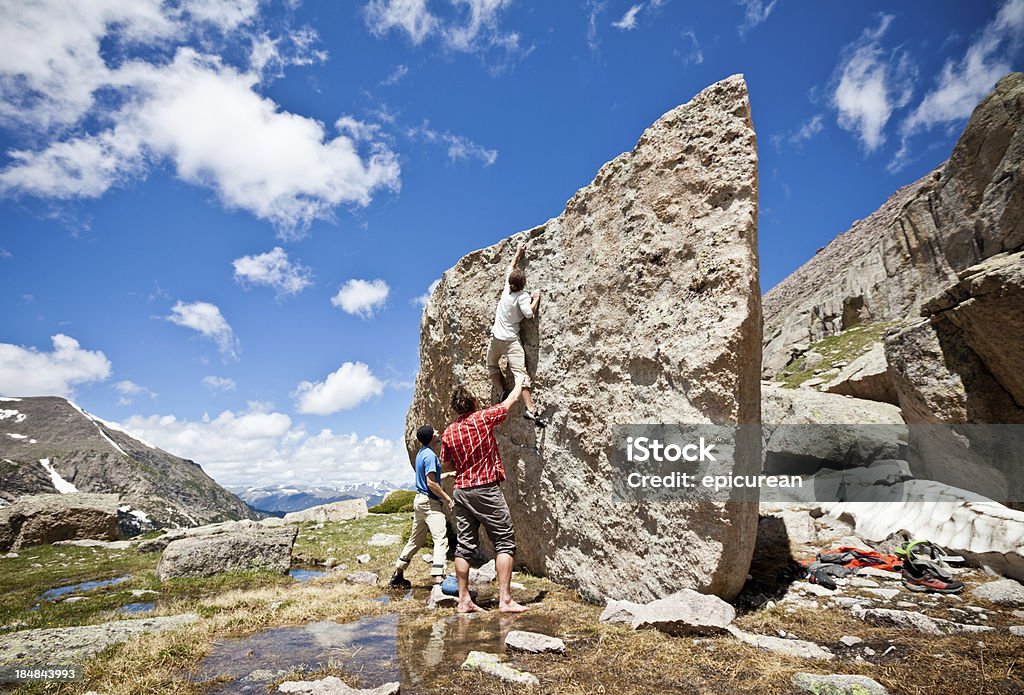 Felsklettern beim Bouldern in Glacier Gorge, der Rocky Mountain National Park - Lizenzfrei Abenteuer Stock-Foto