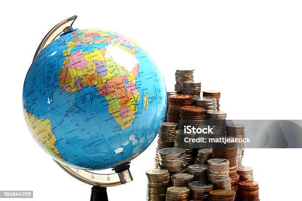 Photo libre de droit de Global Finance banque d'images et plus d'images libres de droit de Empilé - Empilé, Pièce de monnaie britannique, Affaires