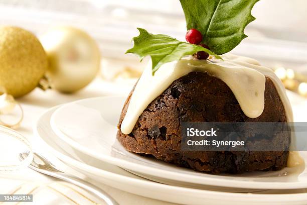 Christmas Pudding - zdjęcia stockowe i więcej obrazów Christmas pudding - Christmas pudding, Masło z brandy, Christmas cake