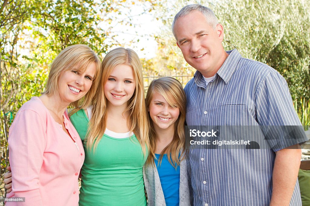 Família feliz com as adolescências - Royalty-free Adolescente Foto de stock