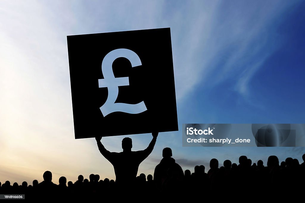 XXXL british austeridade protestantes - Foto de stock de Símbolo da Libra Esterlina royalty-free