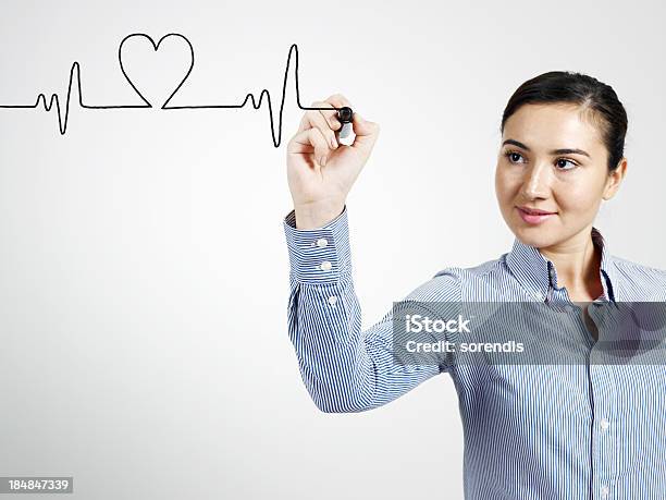 Herzschlag Diagramm Stockfoto und mehr Bilder von Diagramm - Diagramm, Herzform, Arme hoch