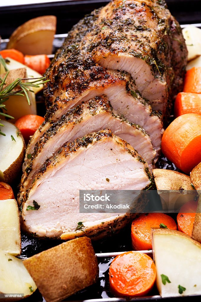 Cerdo asado - Foto de stock de Asado - Alimento cocinado libre de derechos