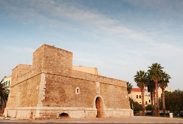 bari fort - lungomare imperatore augusto - fotografias e filmes do acervo