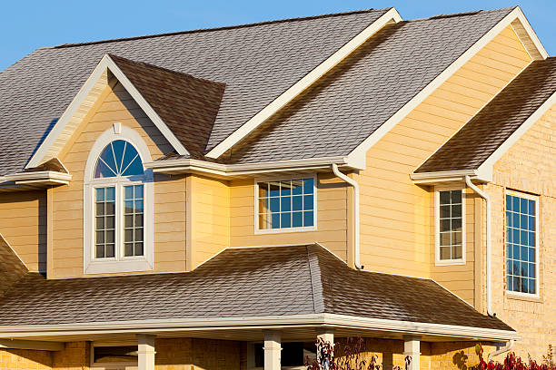 istock Frost Covered House With Brick, Vinyl Siding 184848661