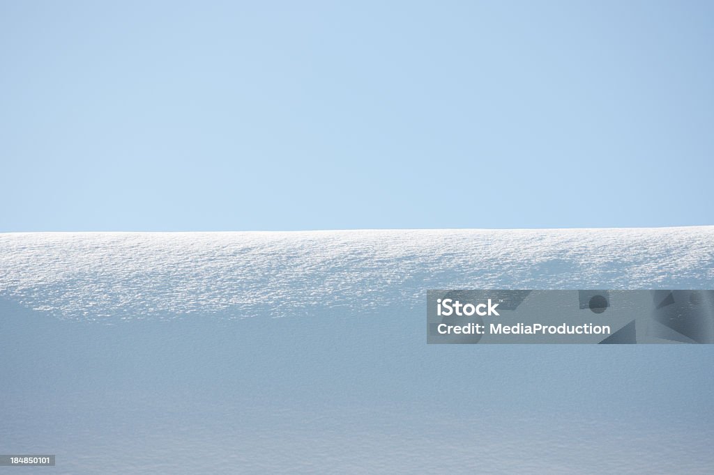 Снег Фон неба с бесцветной пробкой - Стоковые фото Снег роялти-фри