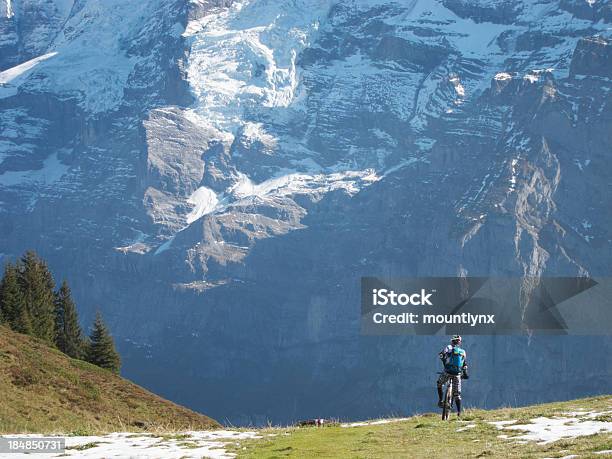 Mountainbiking Эйгер — стоковые фотографии и другие картинки Гора - Гора, Горизонтальный, Горный велосипед
