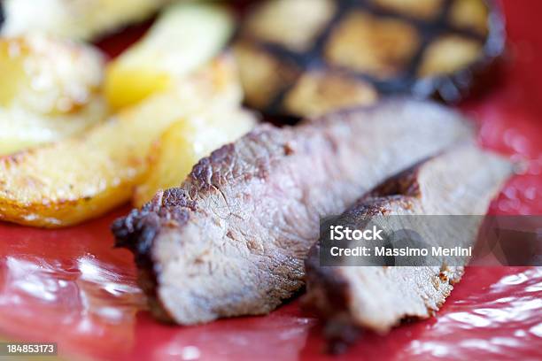 Grelhado Carnes - Fotografias de stock e mais imagens de Almoço - Almoço, Assado, Batatas Preparadas
