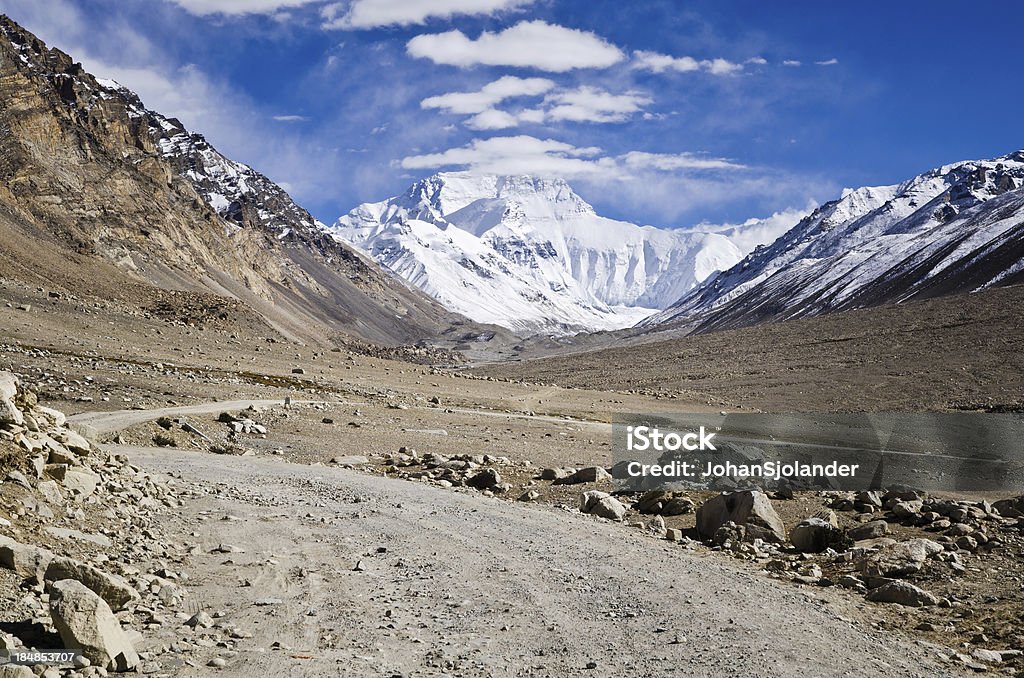 Дорога на гору Эверест, Тибет - Стоковые �фото Азия роялти-фри