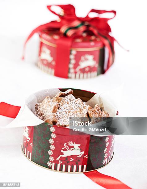 Decoración Festiva De Navidad Cookies Y Galletas Foto de stock y más banco de imágenes de Caja de regalo - Caja de regalo, Cinta, Decoración navideña