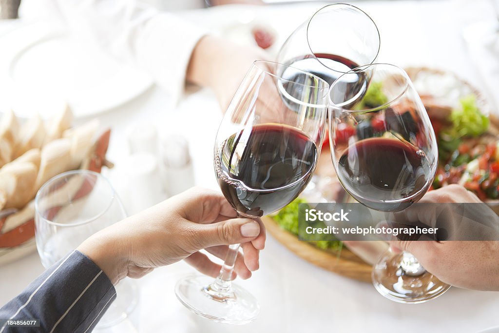 Une célébration - Photo de Vin rouge libre de droits