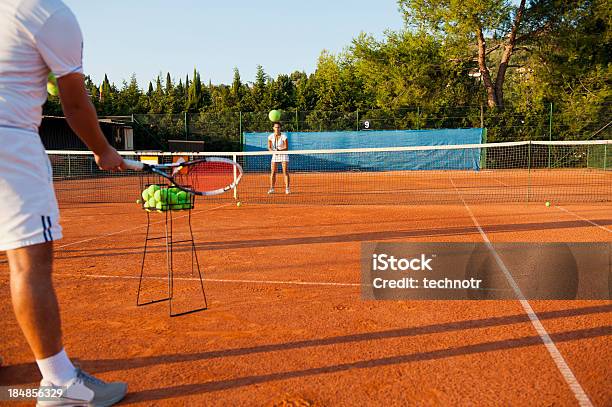 Lección De Tenis Foto de stock y más banco de imágenes de Aire libre - Aire libre, Maestro, Tenis
