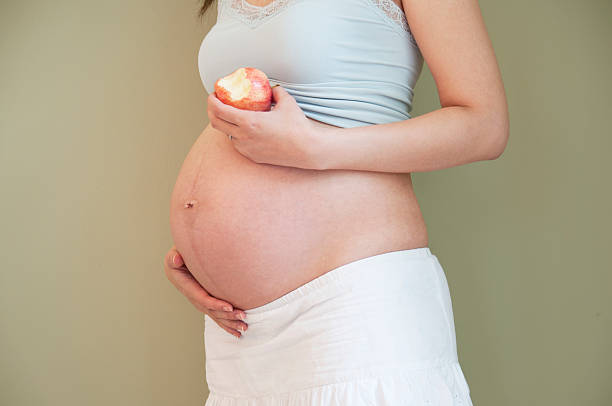 alimentação saudável durante a gravidez - circular skirt fotos imagens e fotografias de stock