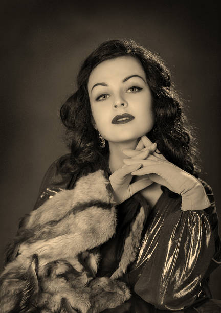 istock Old Hollywood.Diva in noir style. 184857150