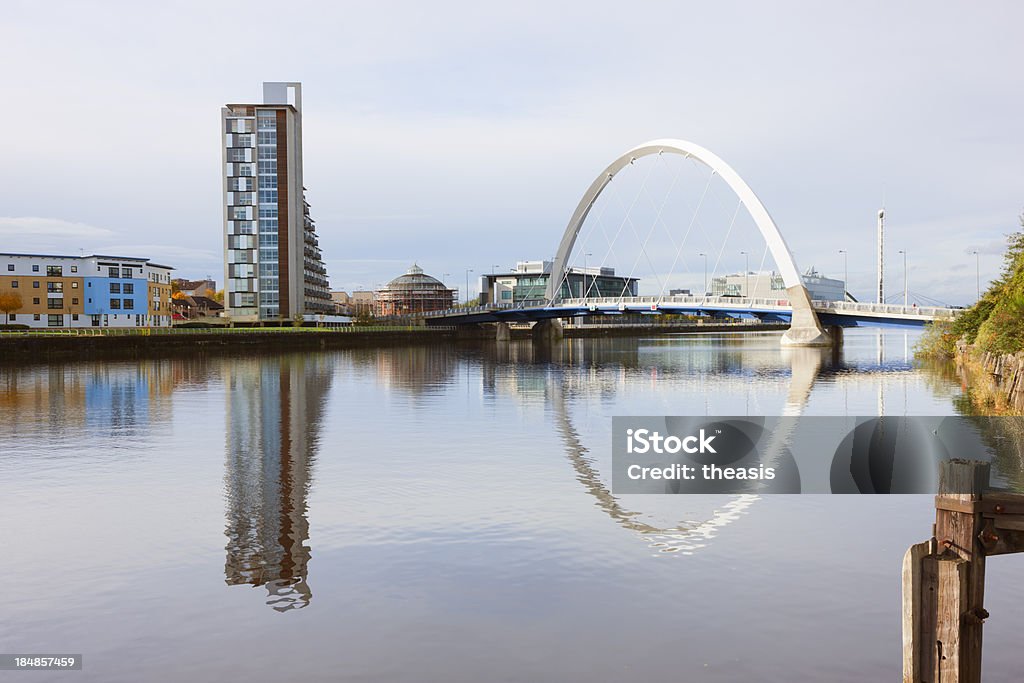 Towards The Finnieston Bridge, Glasgow The view along the River Clyde from the city towards the Finnieston Bridge with Pacific Quay and the Glasgow Science Centre tower beyond. Arch - Architectural Feature Stock Photo