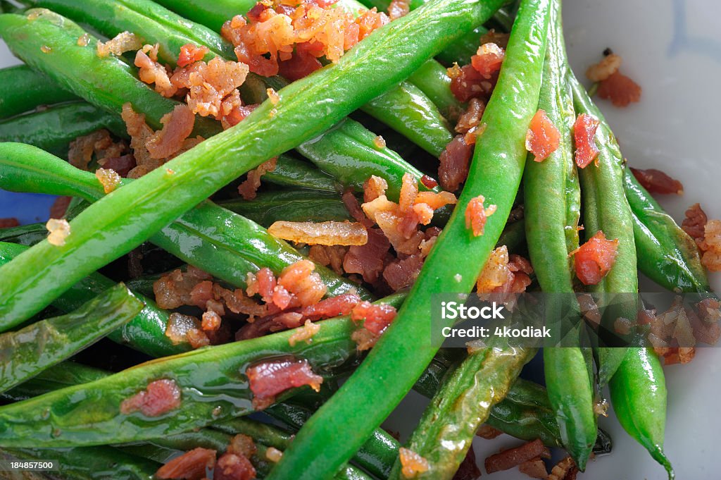 Frijoles verdes y tocino - Foto de stock de Judía verde libre de derechos