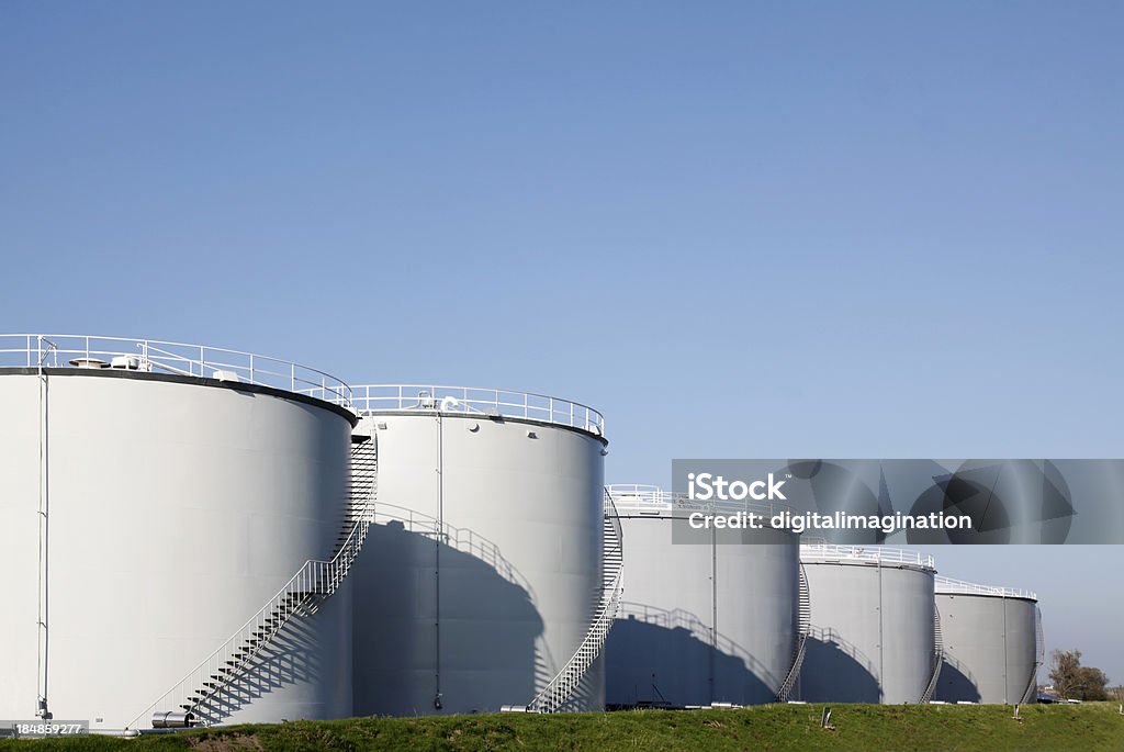 Olio cisterne - Foto stock royalty-free di Serbatoio di carburante