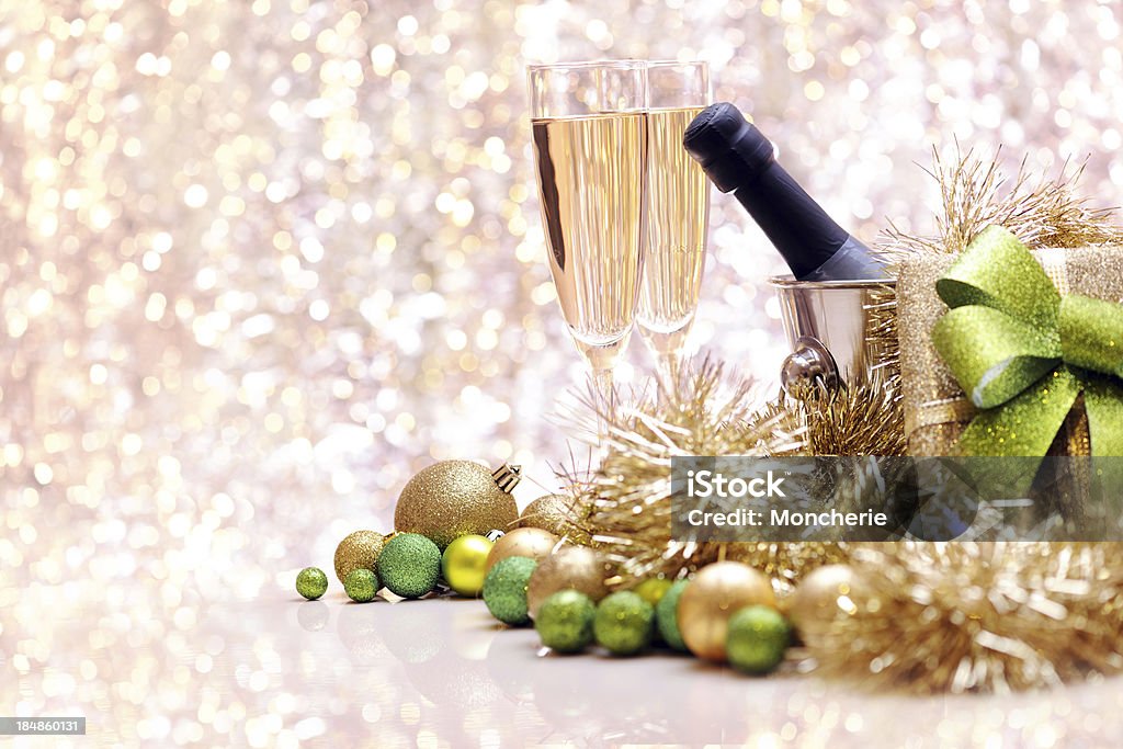 Weihnachten Kugeln und Champagner mit Textfreiraum - Lizenzfrei Flasche Stock-Foto