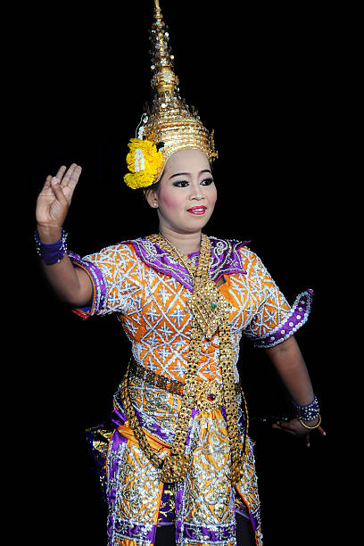 istock Asian Woman Dancers 184860802