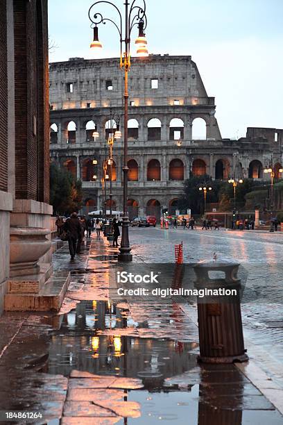 Roma - Fotografias de stock e mais imagens de Coliseu - Coliseu, Roma - Itália, Antigo