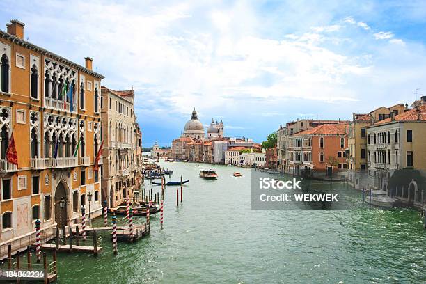 Photo libre de droit de Surélevée Avec Vue Sur Le Grand Canal De Venise banque d'images et plus d'images libres de droit de Architecture - Architecture, Bateau de plaisance, Bateau de voyageurs