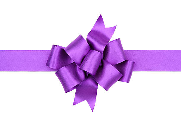 big violet cadeau bow - purple ribbon photos et images de collection