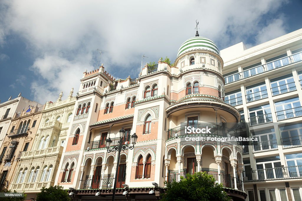 Viejos y nuevos edificios, Sevilla, España - Foto de stock de Aire libre libre de derechos