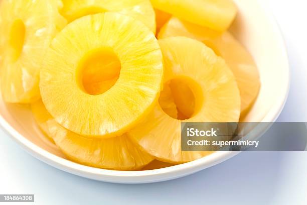 Anillos De Piña Foto de stock y más banco de imágenes de Piña - Piña, Rebanada, Rodaja de piña