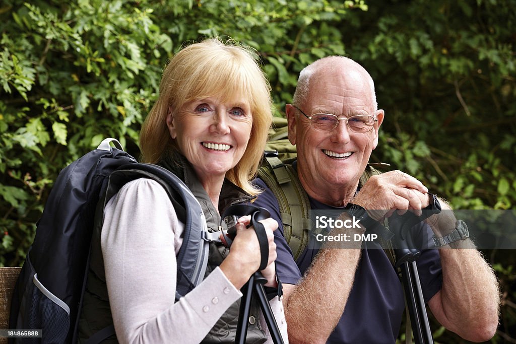 Altes Paar Wandern - Lizenzfrei 60-69 Jahre Stock-Foto