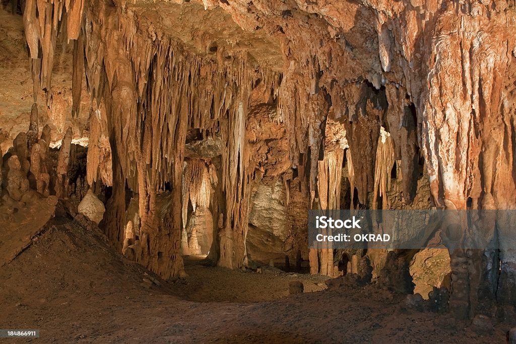 Cave Stalactites equipada con apertura - Foto de stock de Cueva libre de derechos