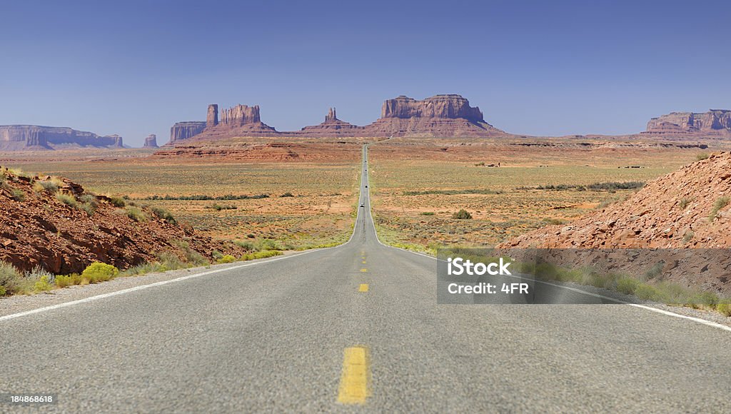 Caminho de Monument Valley (XXXL - Royalty-free Estrada no Deserto Foto de stock