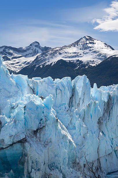 argentina patagônia glaciar moreno parque nacional perito - patagonia ice shelf vertical argentina imagens e fotografias de stock