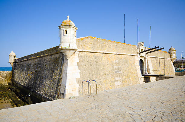 istock Fort in Lagos, Portugal 184869304