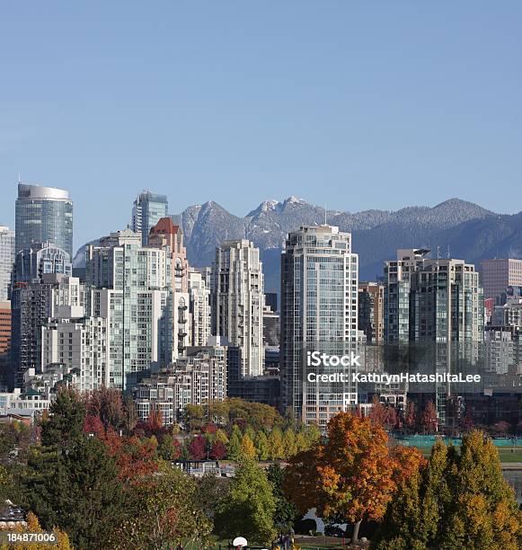 Quartiere Di Vancouver E Yaletown Paesaggio Urbano Panorama In Autunno - Fotografie stock e altre immagini di Vancouver - Canada