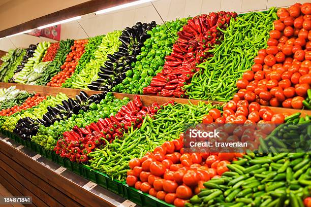 Frische Biospeisen Stockfoto und mehr Bilder von Gemüseladen - Gemüseladen, Lebensmittelhändler, Gurke