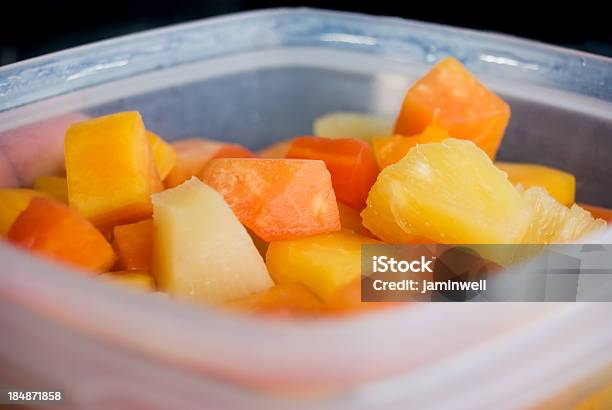 Foto de Mistura Saudável Salada De Frutas e mais fotos de stock de Cortado em Pedacinhos - Cortado em Pedacinhos, Exotismo, Pêssego
