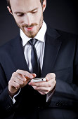 business-mann-mit-handy.jpg?b=1&s=170x170&k=20&c=fTiWXz9dFI_Qz89PQSJFkf-e871voJk475Y3wjp1wsA=